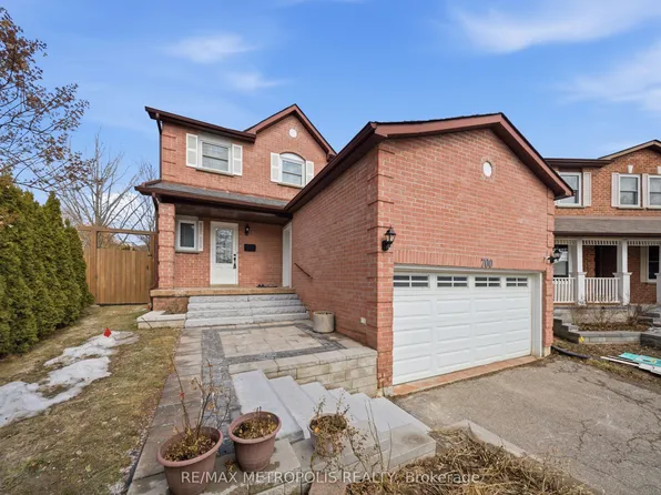 700 Mountjoy Ct, Oshawa, ON L1K 1W8