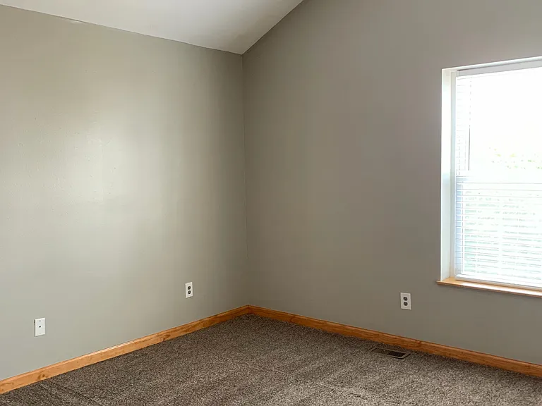 1145 SE Village View Ln — Photo 6