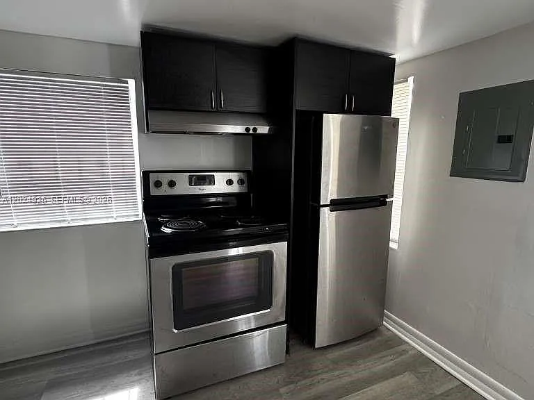 1121 NW 40th St #3 — Photo 4