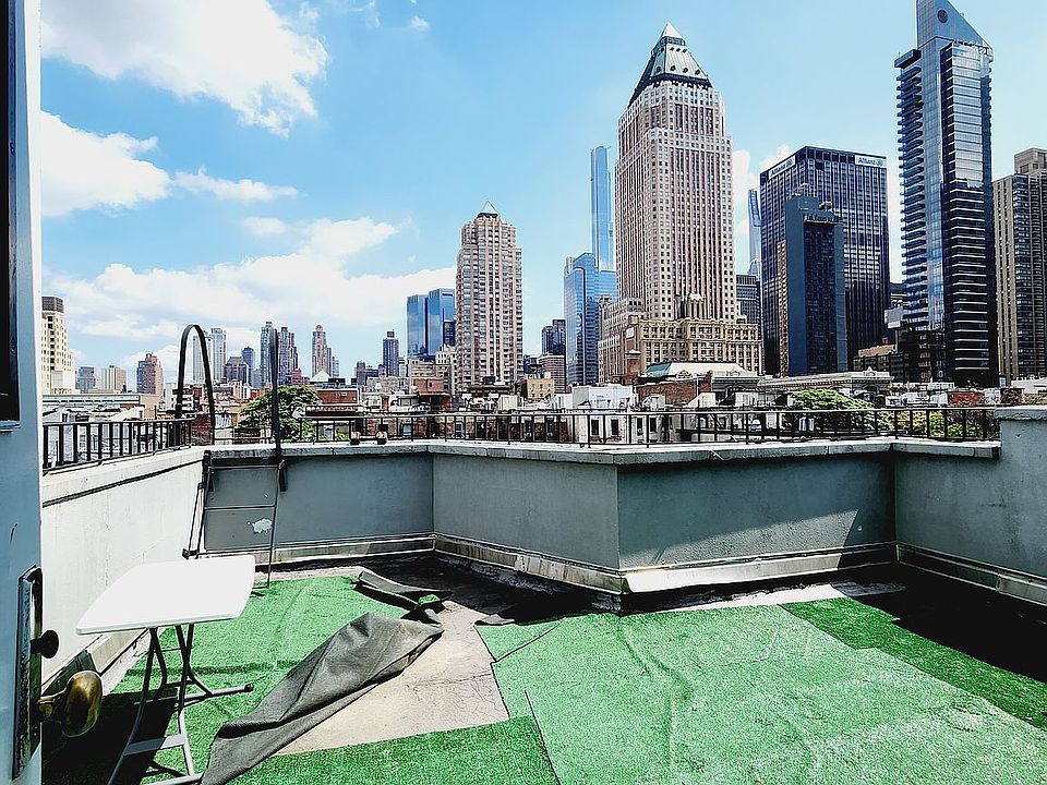 1st image of 372 W 46th St #5F