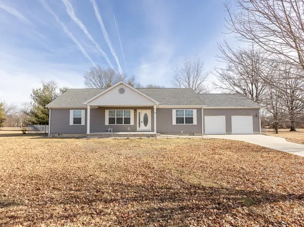 18 Dakota St, Pocahontas, IL 62275