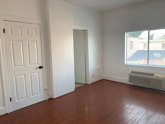 3rd image of 12636 S Figueroa St APT 17