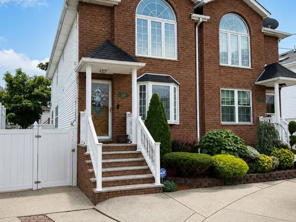 250 Malvine Ave, Staten Island, NY 10309