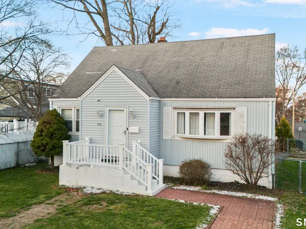 948 Wayne Street, Bridgeport, CT 06606