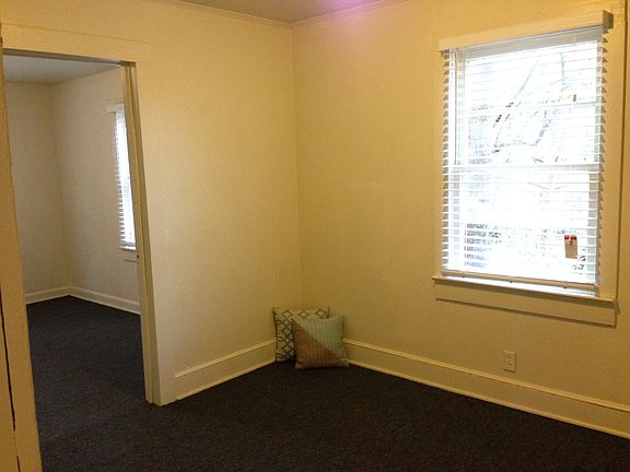 3rd image of 1408 Essex Ave #1