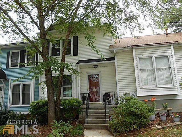Fantastic buy in a fee simple townhome, full basement and great condition!