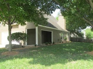 245 Deerfield Ln, Lawrence, KS 66049