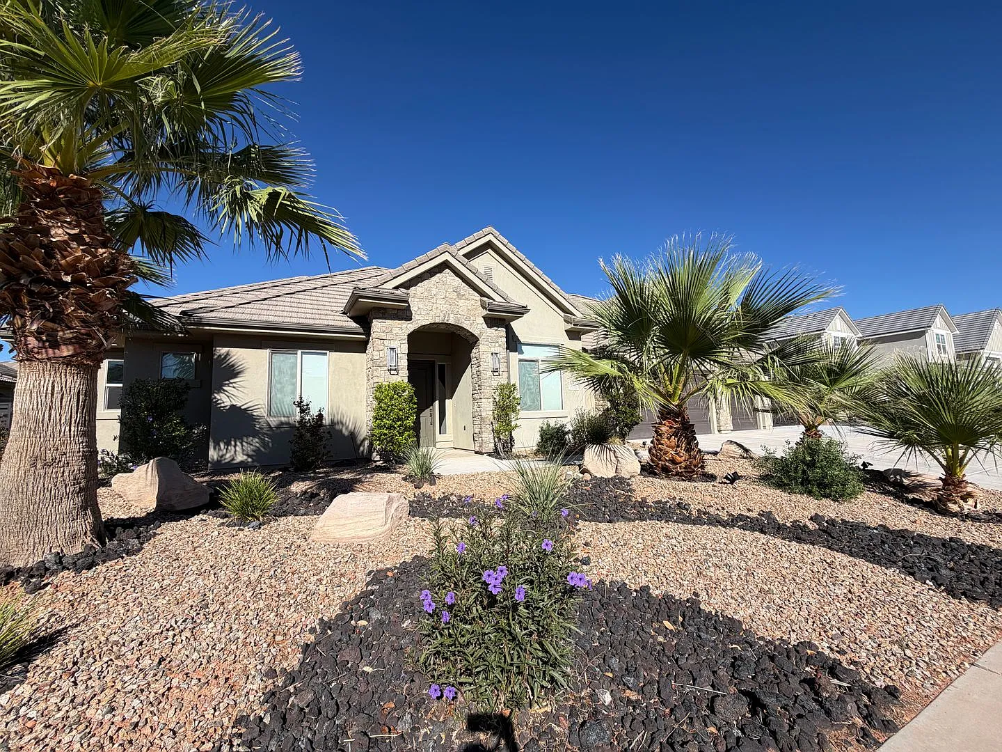 Spacious Home For Rent With Rv Parking! — Photo 1