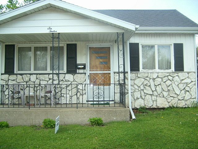 1st image of 612 E Bronson St
