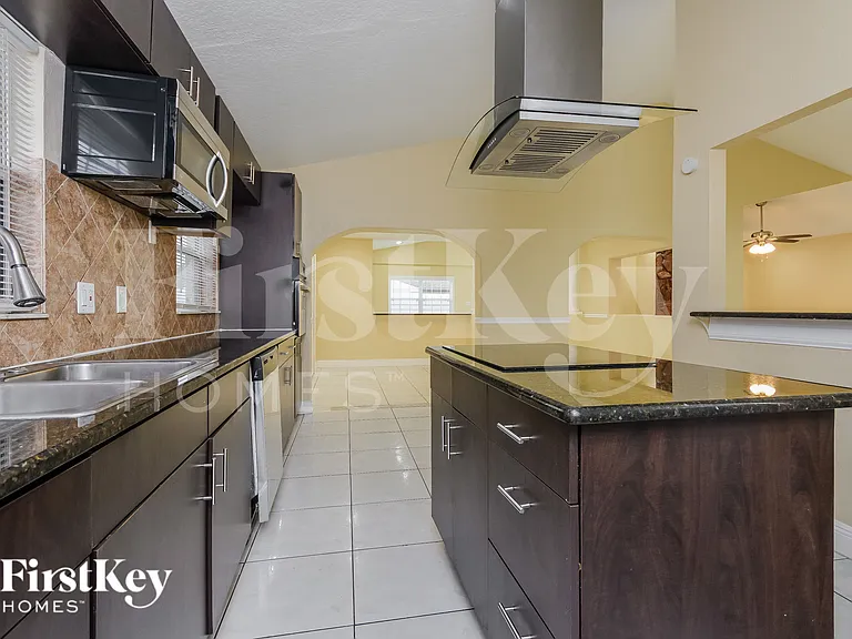 12126 Dakota Woods Ln — Photo 6