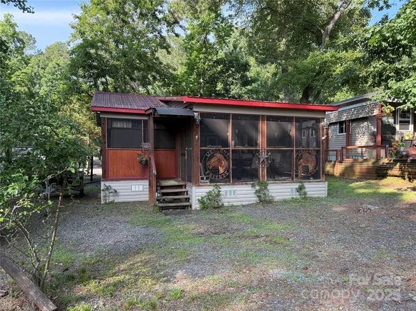 160/162 Arrowood Trl, Mount Gilead, NC 27306