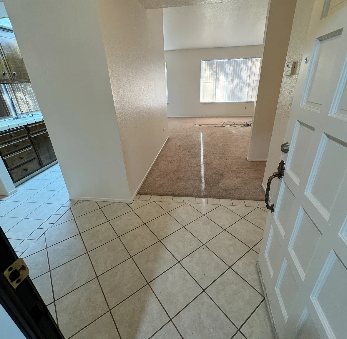 3 bed, 2.0 bath, 1667 sqft, $2,250 — Photo 2