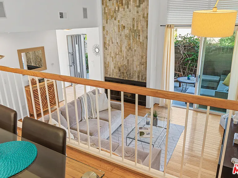 4725 S La Villa Marina #B — Photo 1