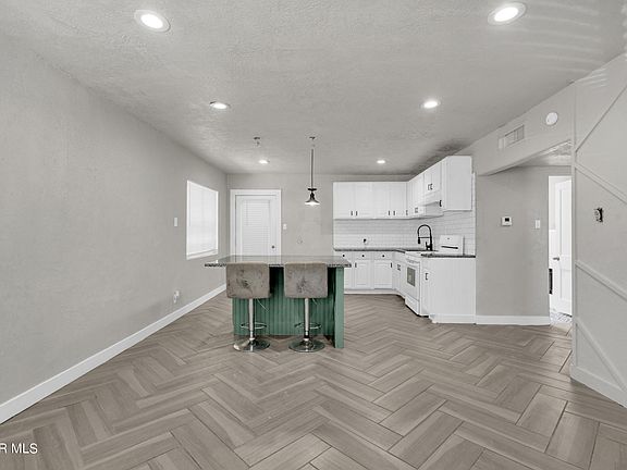 2nd image of 4205 Kemp Ave