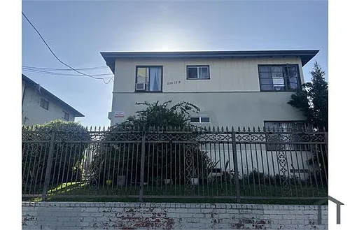 1207 Menlo Ave Photo 1