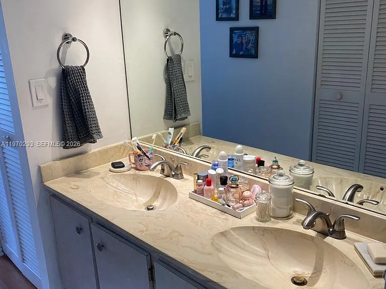 210 Sea View Dr — Photo 9