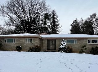 825 Ridgeview Dr, Pittsburgh, PA 15228