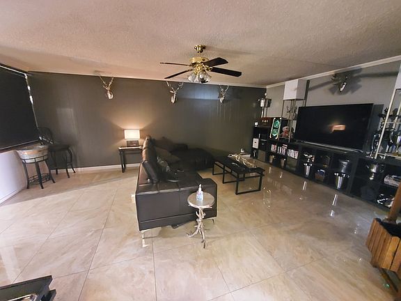 3rd image of 4028 Lakeside Dr