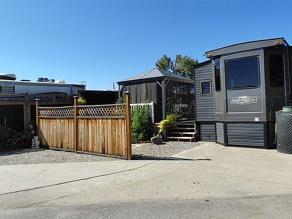 2nd image of 415 Commonwealth Rd #428