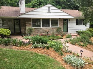 209 Chariton Ave, Hendersonville, NC 28739