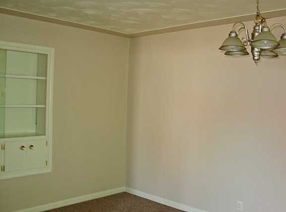 3rd image of 118 Grand Ave APT A