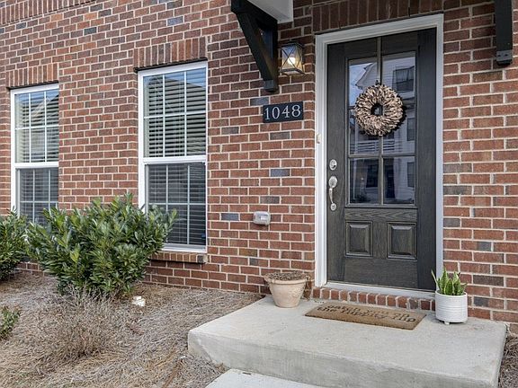 3rd image of 1048 Emery Bay Cir