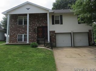 905 Carla Dr, Troy, IL 62294