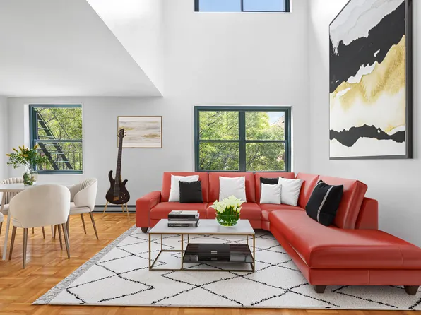 726 Washington Street image 1 of 7