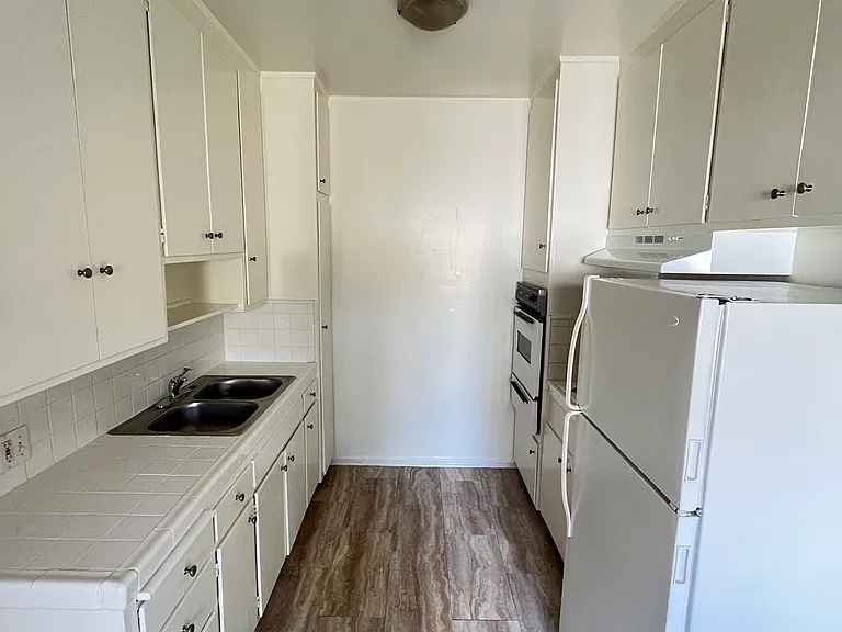 11746 Goshen Ave #7 — Photo 3