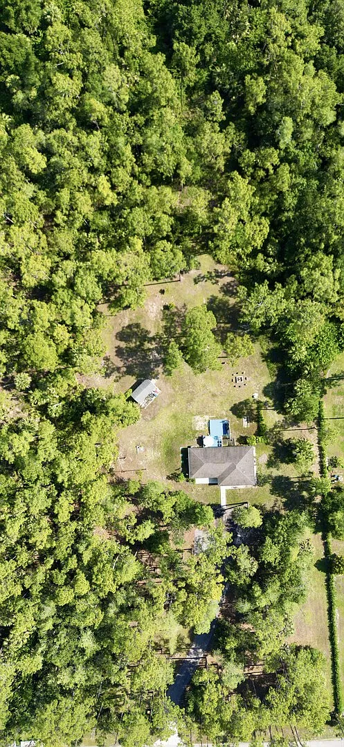 Nature Resort 3 Bedroom, Naples Estates 2 3/4 acres — Photo 2