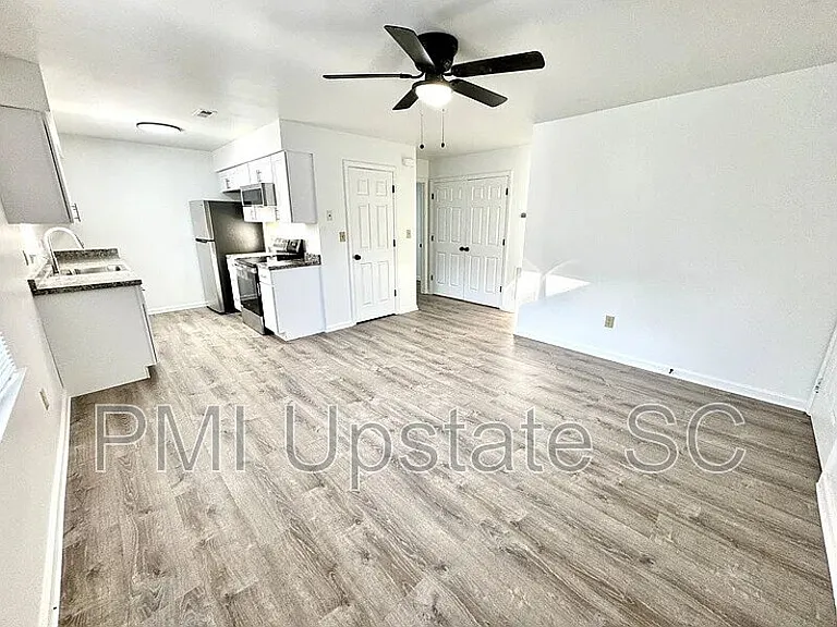 700 Simpson Rd #9-D — Photo 2