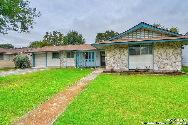 1st image of 4303 Parkwood Dr