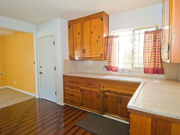 3rd image of 569 Fig Ave