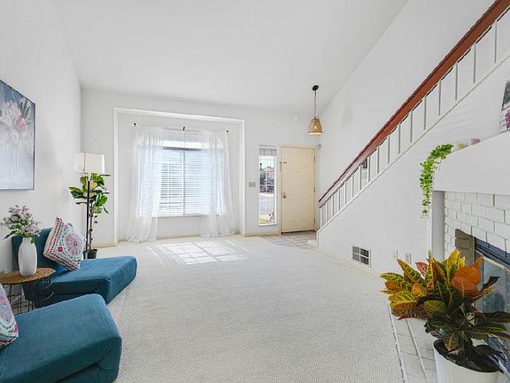 4th image of 1016 Gordon St