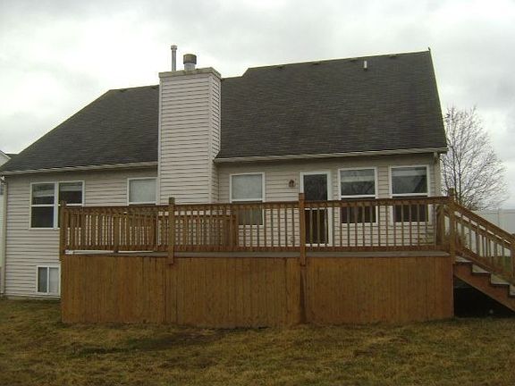 3rd image of 417 Settlers Cv