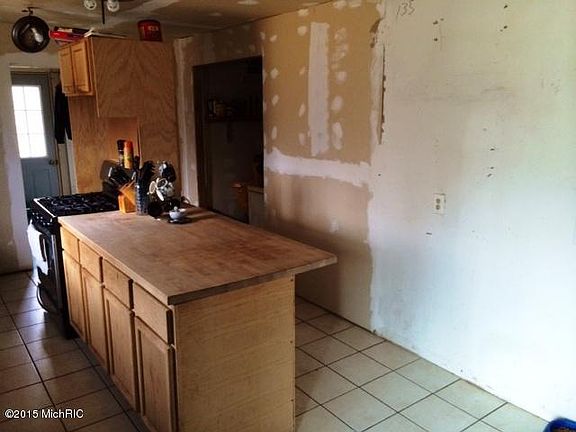 2nd image of 14218 McClelland Ave