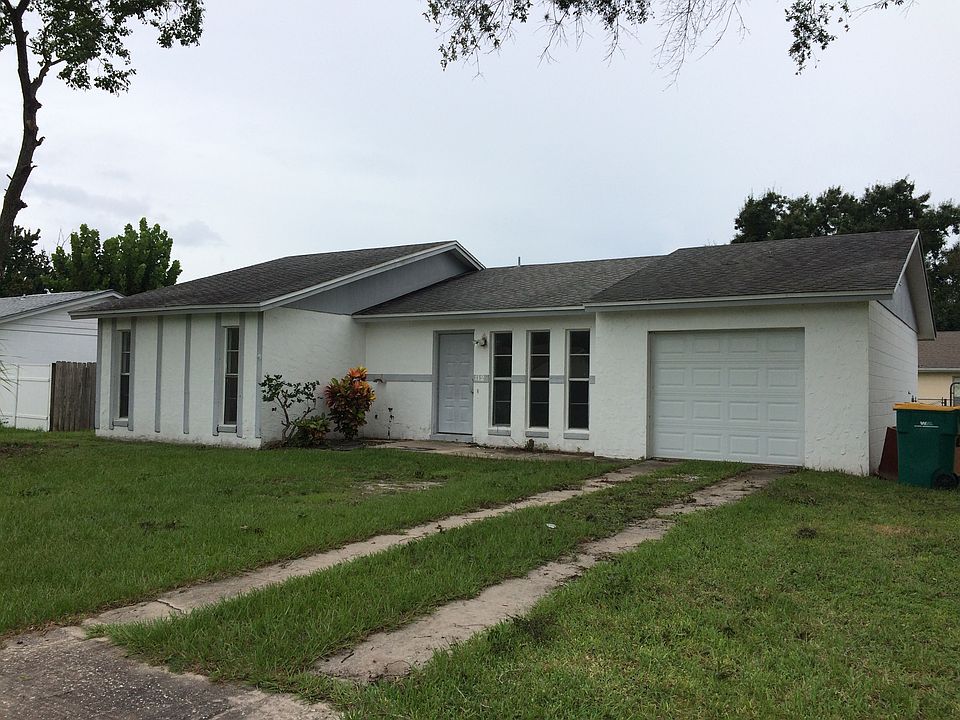 1st image of 112 Loredo Ln
