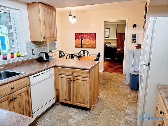 5th image of 3903 Satinwood Dr