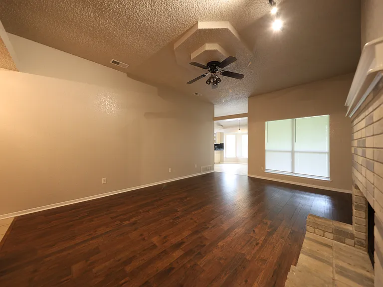 1702 Clairidge Ave — Photo 7