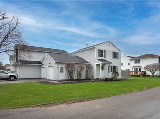651 Neros Run, Webster, NY 14580