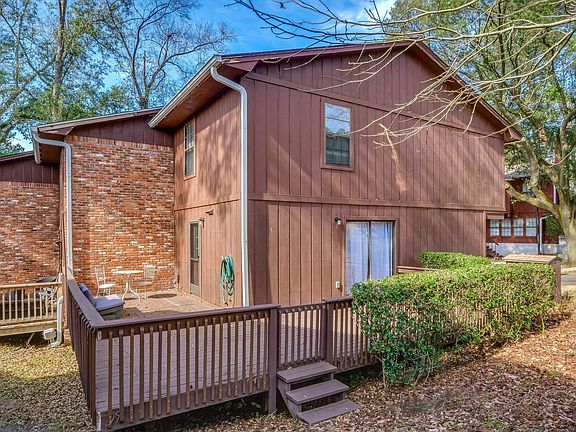 5th image of 2210 Timberwood Cir N