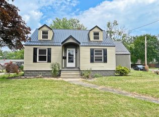 881 Meadowbrook Ave SE, Warren, OH