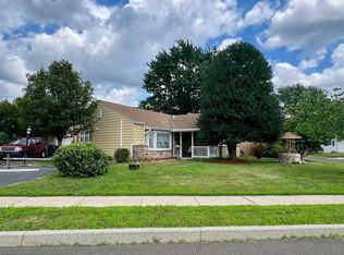 142 Bedford Rd, Fairless Hills, PA 19030