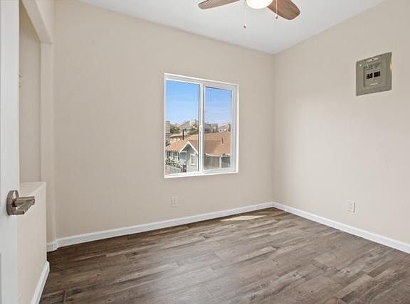4th image of 1921 E 6th St #1921