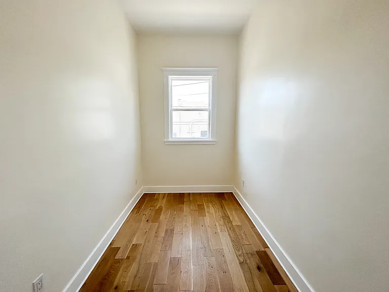 4440 Burns Ave #2 — Photo 8