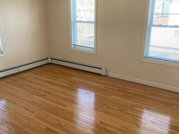 5th image of 51 E Walnut St Floor 2