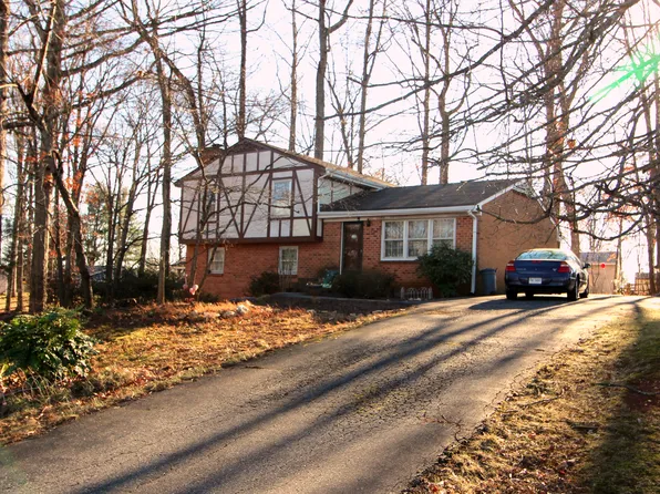 105 Simsbury Ln, Bedford, VA 24551