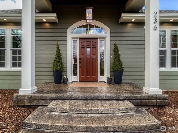 3rd image of 236 Looking Glass Road