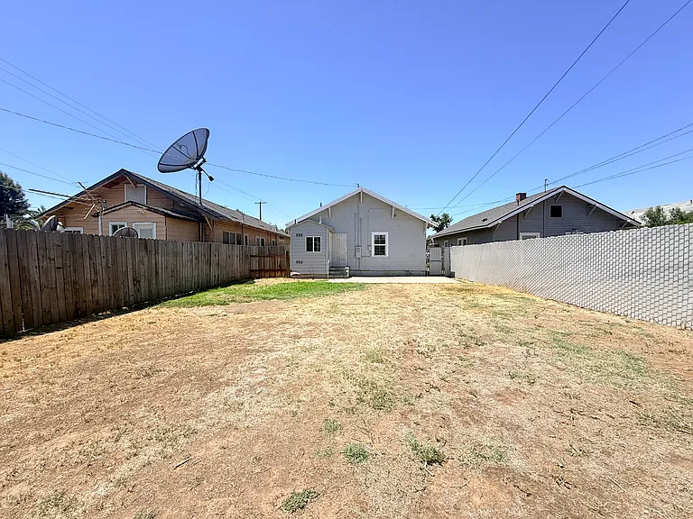 1010 N Roosevelt Ave — Photo 20