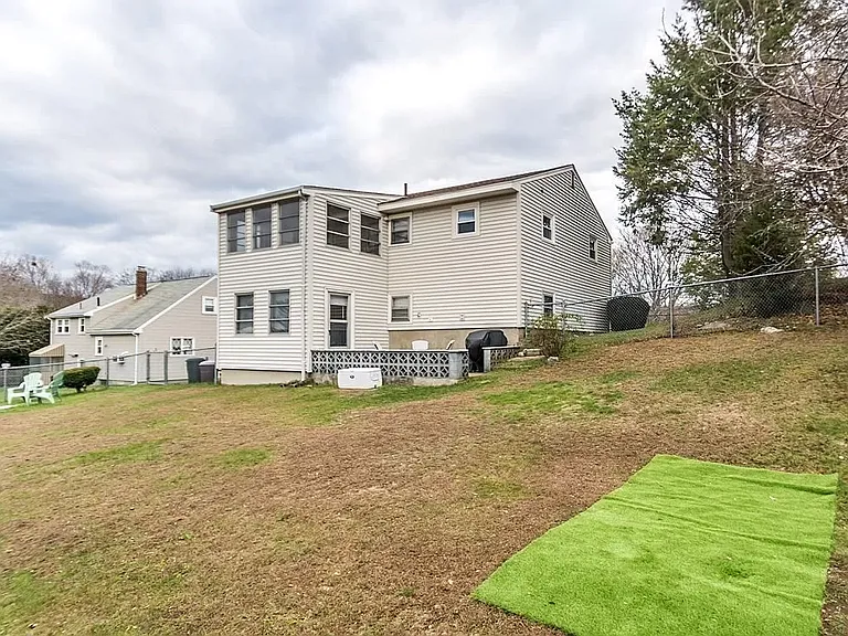 170 Ravenswood Rd — Photo 13